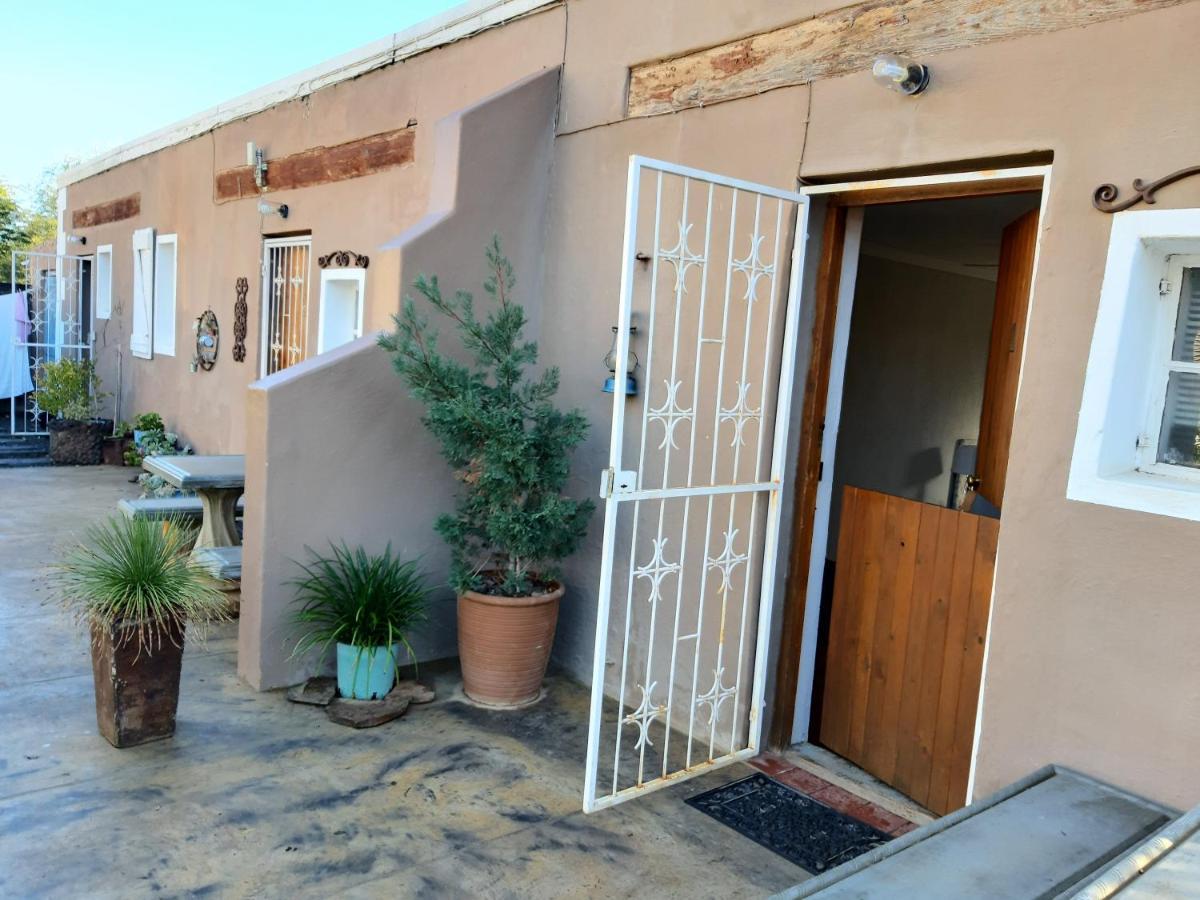 Carmel Villa B&B Or Self-Catering Calvinia Extérieur photo