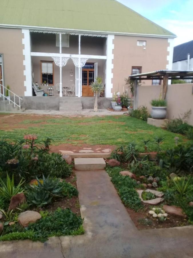 Carmel Villa B&B Or Self-Catering Calvinia Extérieur photo